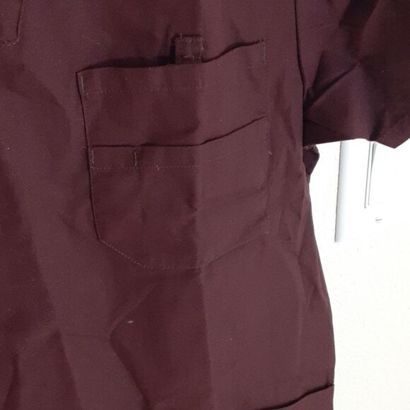Dickies Men's EDS Signature V-neck Scrub Top, Sz Small, color Wine, NWOT - Picture 7 of 9